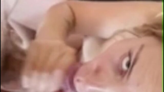 Belle2525 Onlyfans sex with boyfriend on the sofa!!!