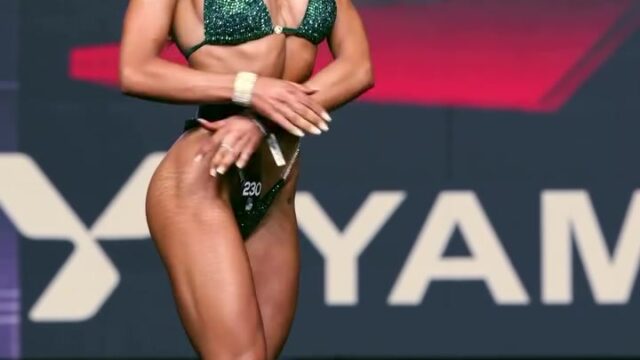 Italian teacher Elena Maraga new video showing off her body!!!