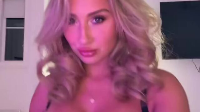 Xomorris Onlyfans New Porn Video Showing Off Her Big Breasts