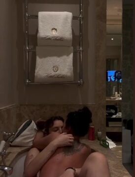 Lexicgoldberg Lesbian Sex Tape In Bathtub