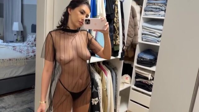 Sophie Rayne Aka Sophierayne Nude Showing Off Big Breasts